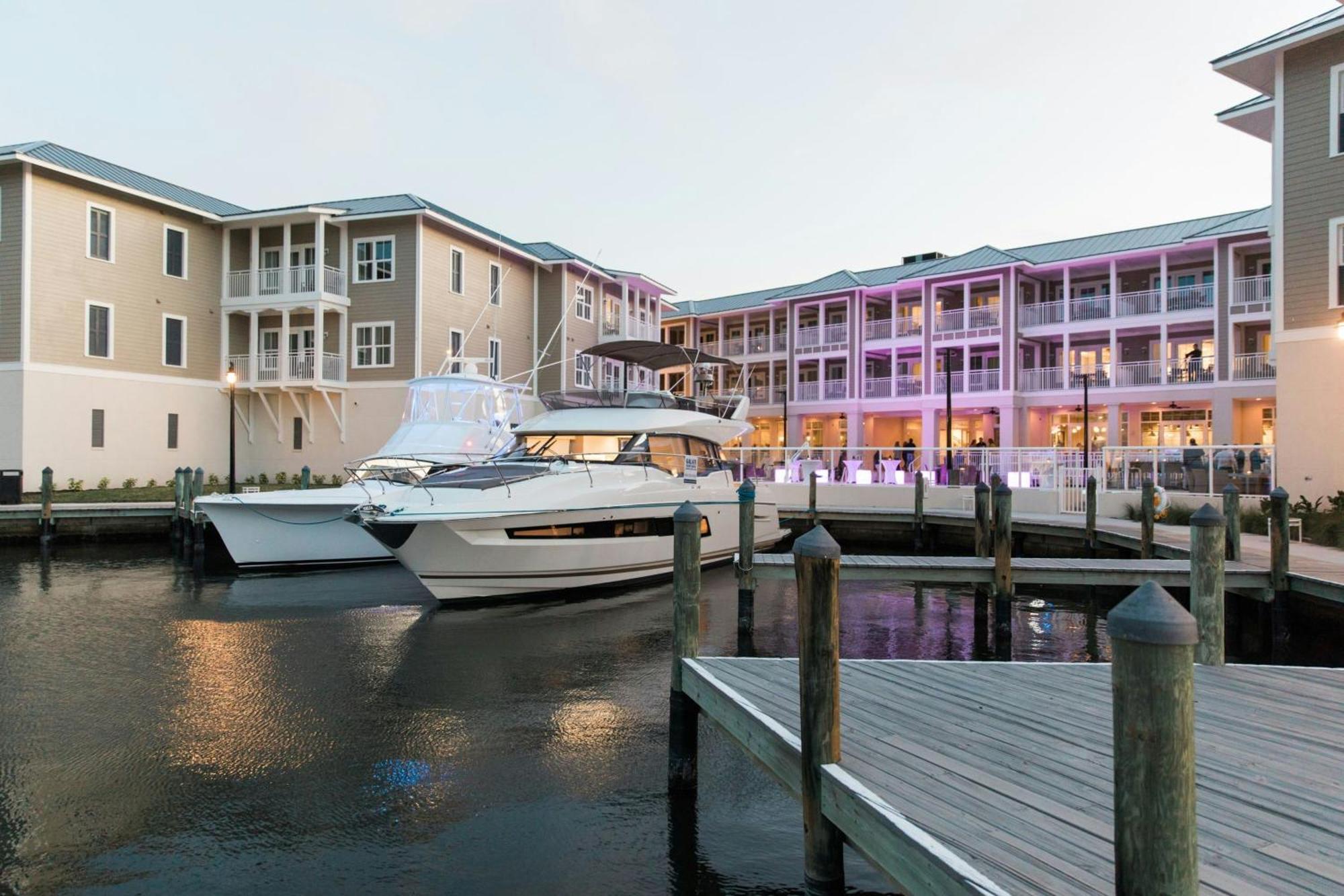 Waterline Villas & Marina, Autograph Collection Holmes Beach Eksteriør bilde